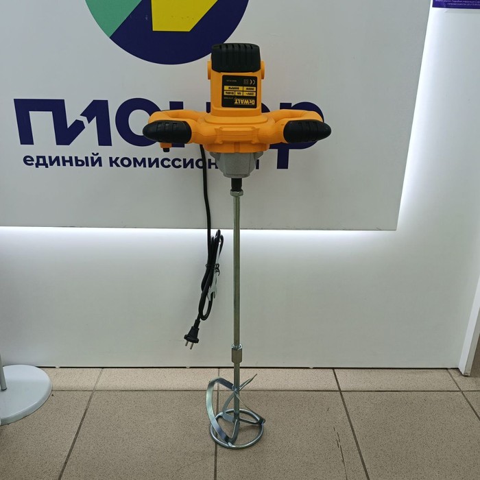Строительный миксер DeWalt UT01880
