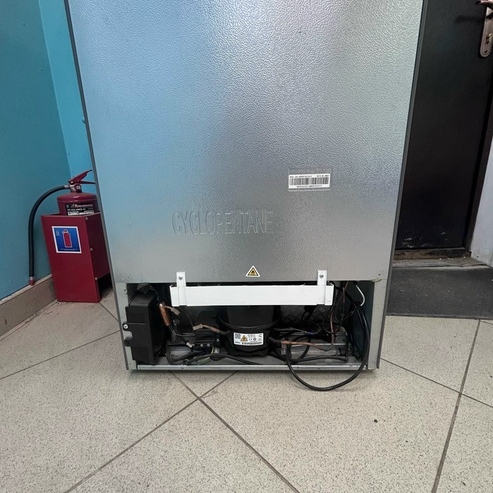 Холодильник Hisense RB390N4AD1
