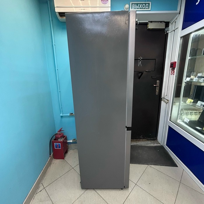 Холодильник Hisense RB390N4AD1