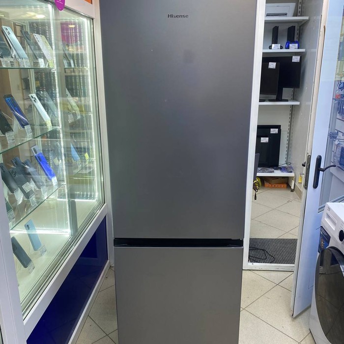 Холодильник Hisense RB434N4BC2