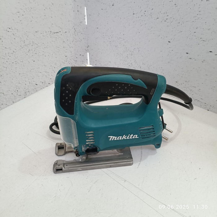 Электролобзик Makita 4329