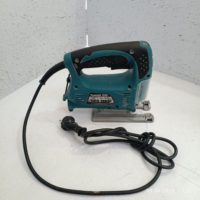 Электролобзик Makita 4329