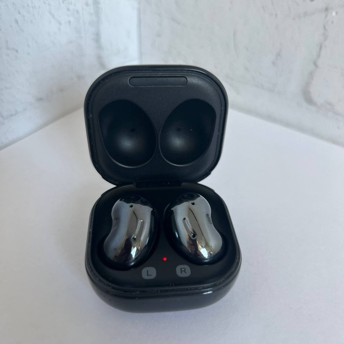 Беспроводные наушники Samsung Galaxy Buds Live