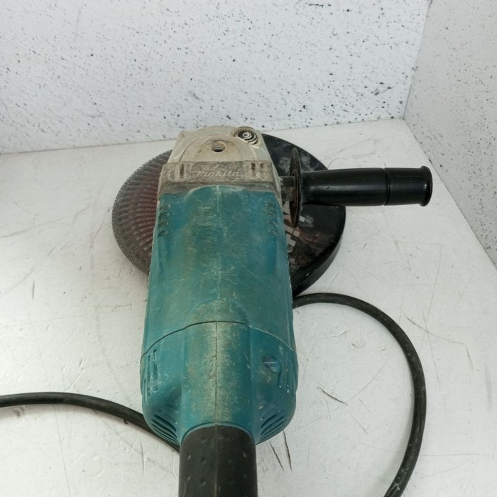 Болгарка Makita GA 9020