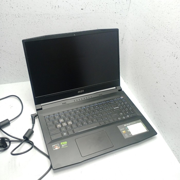 Ноутбук MSI Bravo 15 C7V