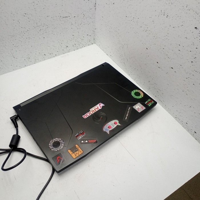 Ноутбук MSI Bravo 15 C7V