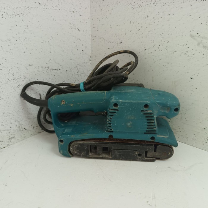 Шлифмашина Makita 9910