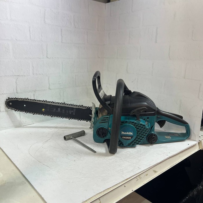Бензопила Makita EA3202S