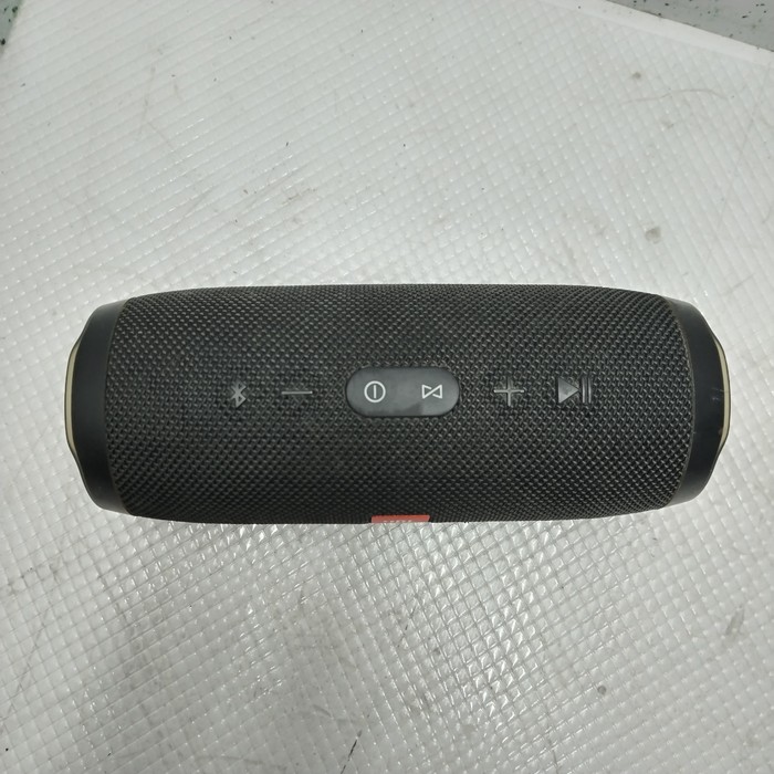 Портативная колонка JBL Charge 3