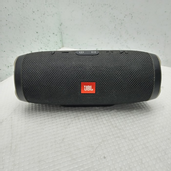 Портативная колонка JBL Charge 3