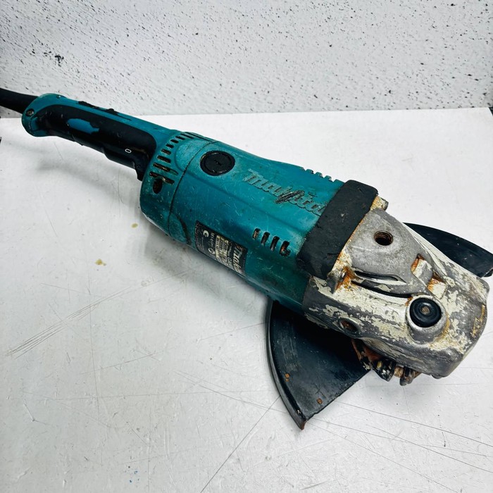 Болгарка Makita GA9020S