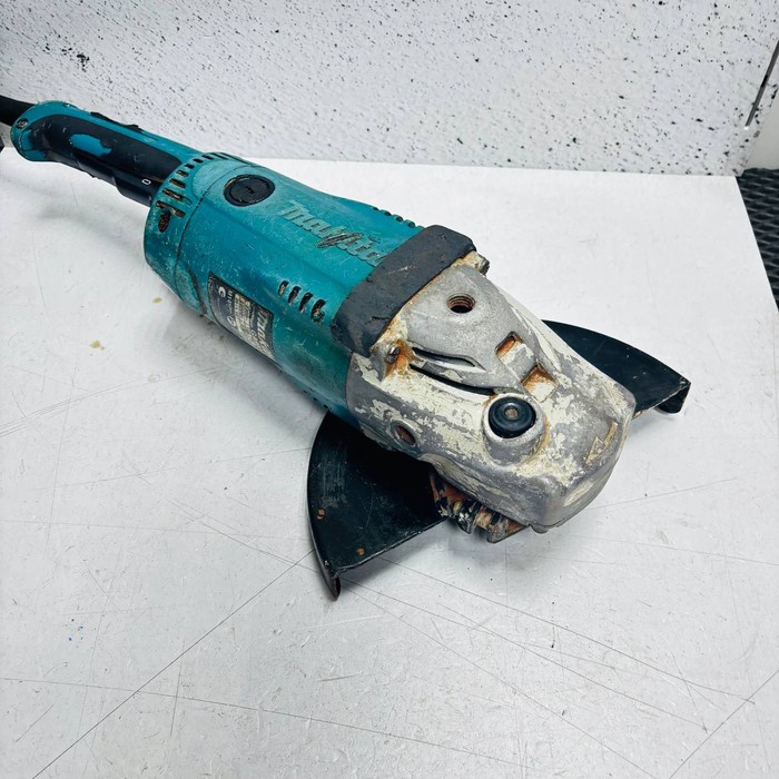 Болгарка Makita GA9020S