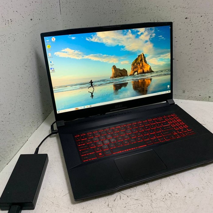 Ноутбук MSI Katana 17 B11UCX-897XRU
