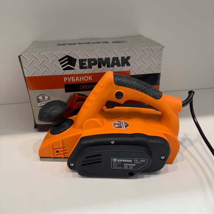 Рубанок Ермак РБ-900