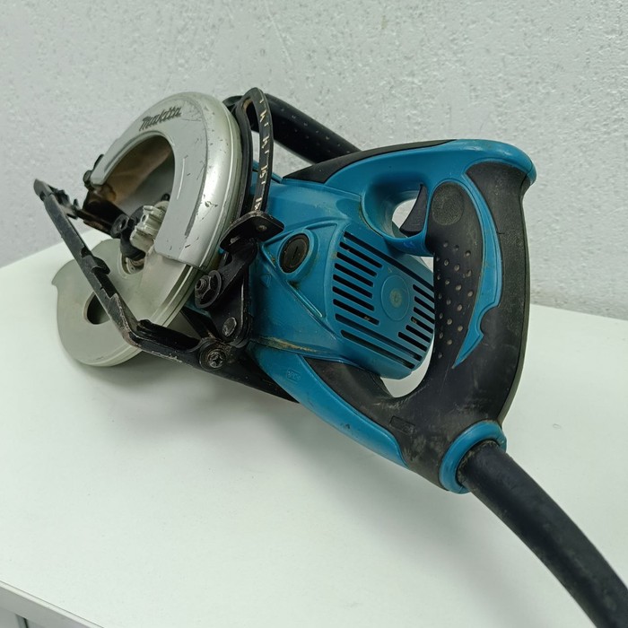 Циркулярная пила Makita 5477NB