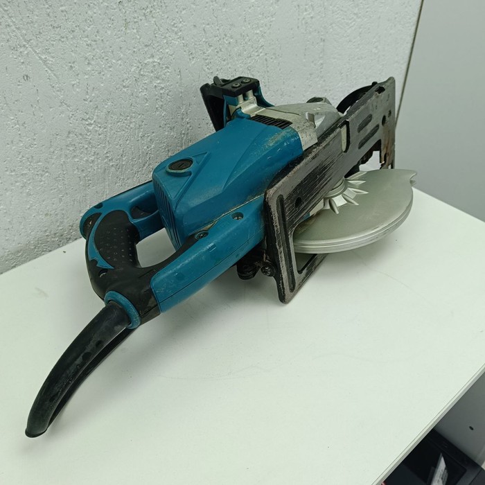 Циркулярная пила Makita 5477NB