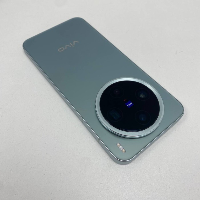 Смартфон vivo X200 Pro mini 12/256 Зелeный