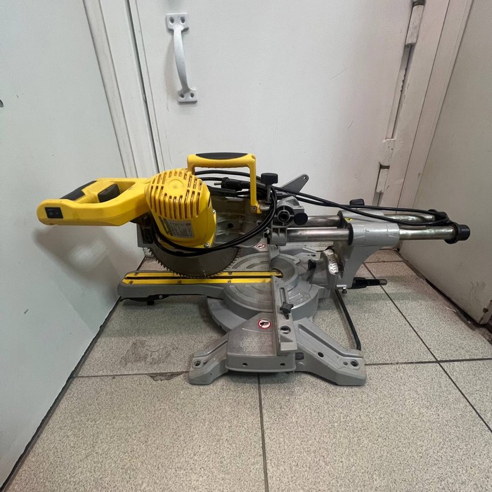 Торцовочная пила Энкор Корвет 8-310С