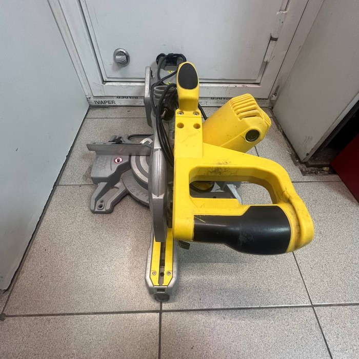 Торцовочная пила Энкор Корвет 8-310С