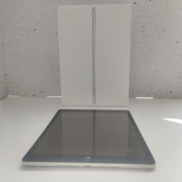 Планшет Apple (9-го поколения) (2021) 4/64 Серебристый
