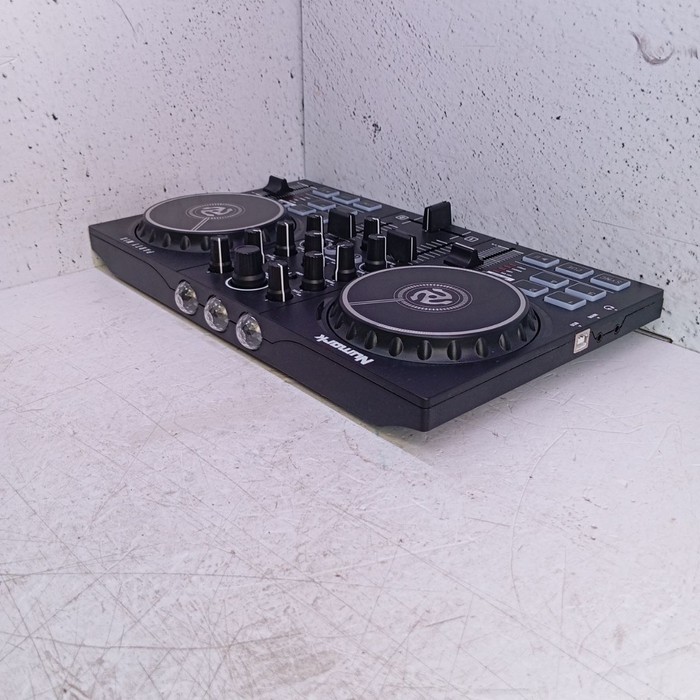 Микшерный пульт NUMARK Party mix