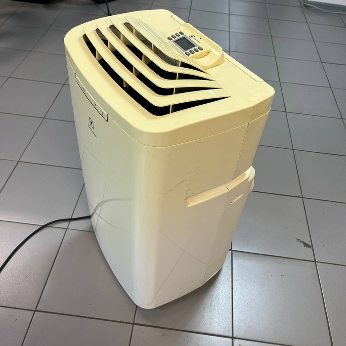 Кондиционер Electrolux EACM-10EW/TOP/N3_W