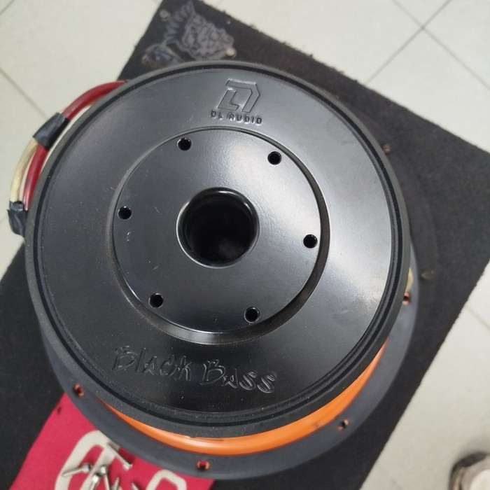Сабвуфер DL Audio Phoenix Black Bass 15