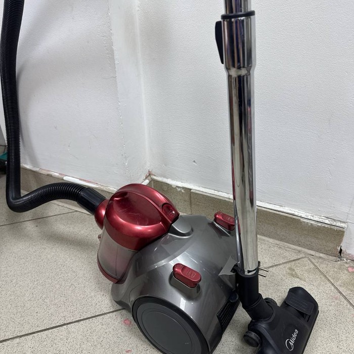 Напольный пылесос Midea MVCC33A1