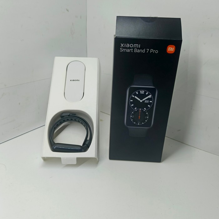 Смарт-часы Xiaomi Mi Band 7 Pro