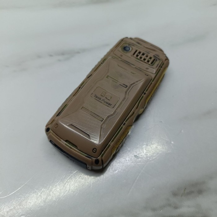 Кнопочный телефон BQ 2430 Tank Power