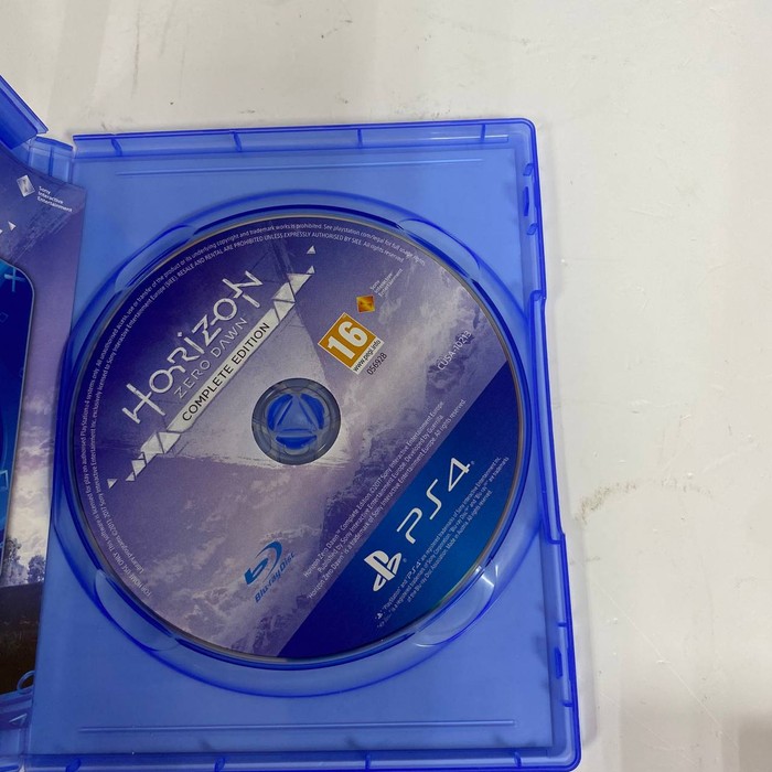 Диск Sony PlayStation 4 HORIZON Zero Dawn Complete Edition
