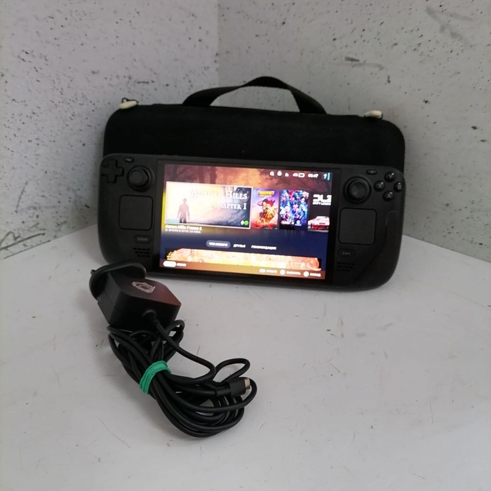 Игровая приставка Valve Steam Deck OLED