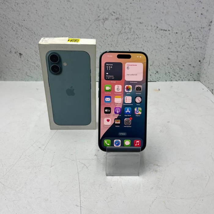Смартфон Apple iPhone 16 8/256 Голубой