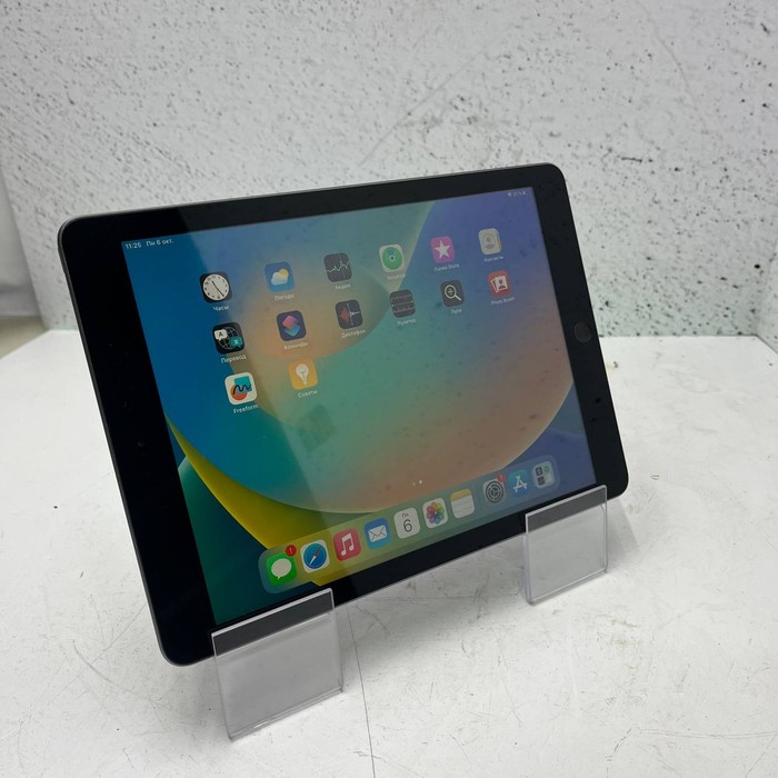 Планшет Apple iPad (5-го поколения) (2017) 4/128 Серебристый