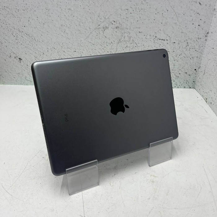 Планшет Apple iPad (5-го поколения) (2017) 4/128 Серебристый