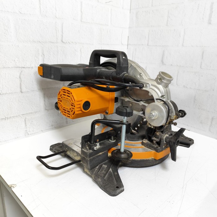 Торцовочная пила RAZZ MS-1650KR