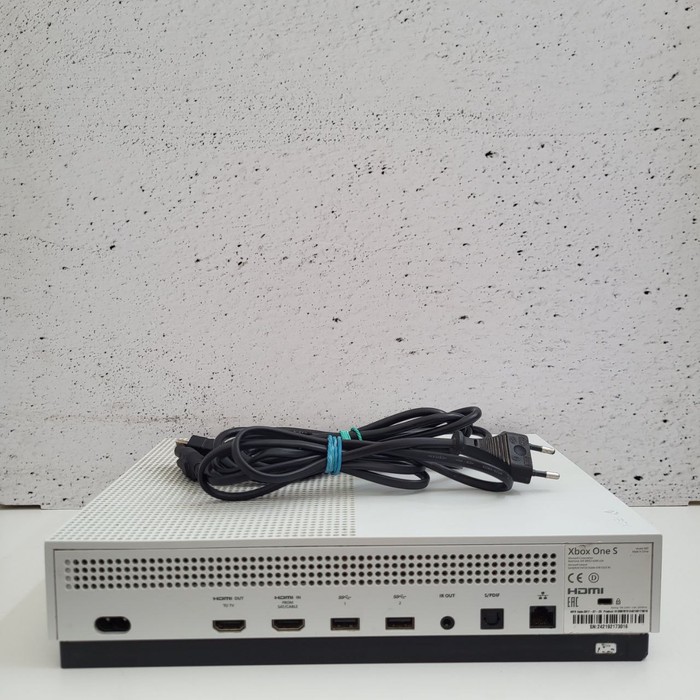Игровая приставка Microsoft Xbox One S