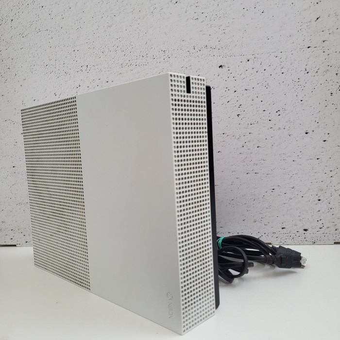 Игровая приставка Microsoft Xbox One S