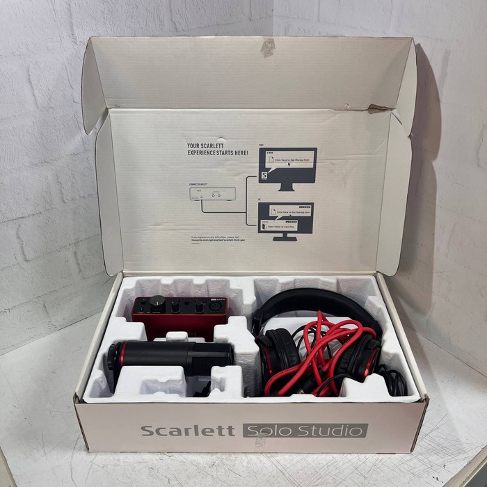 Звуковая карта Focusrite Scarlett Solo Studio 3rd Gen