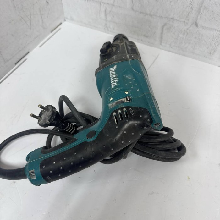 Перфоратор Makita HR2470