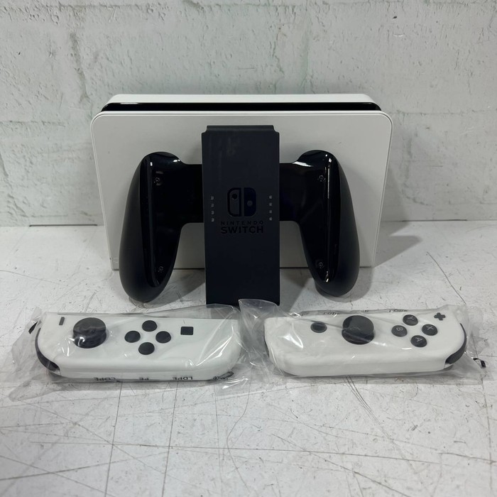 Игровая приставка Nintendo Switch OLED