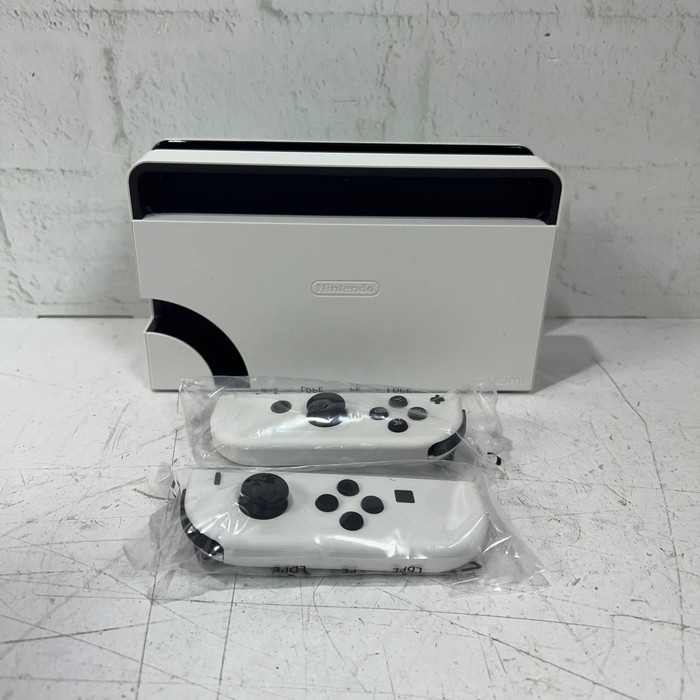 Игровая приставка Nintendo Switch OLED