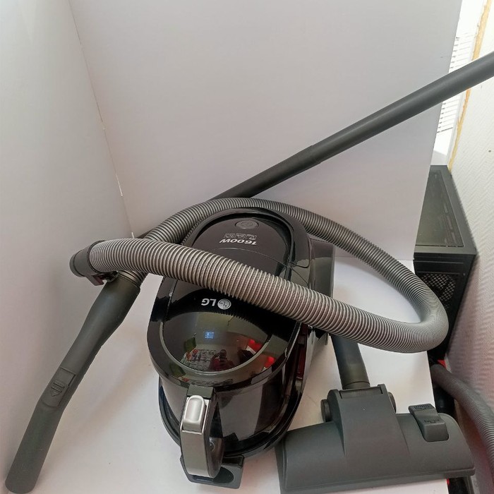 Напольный пылесос LG VC5316BNSAF