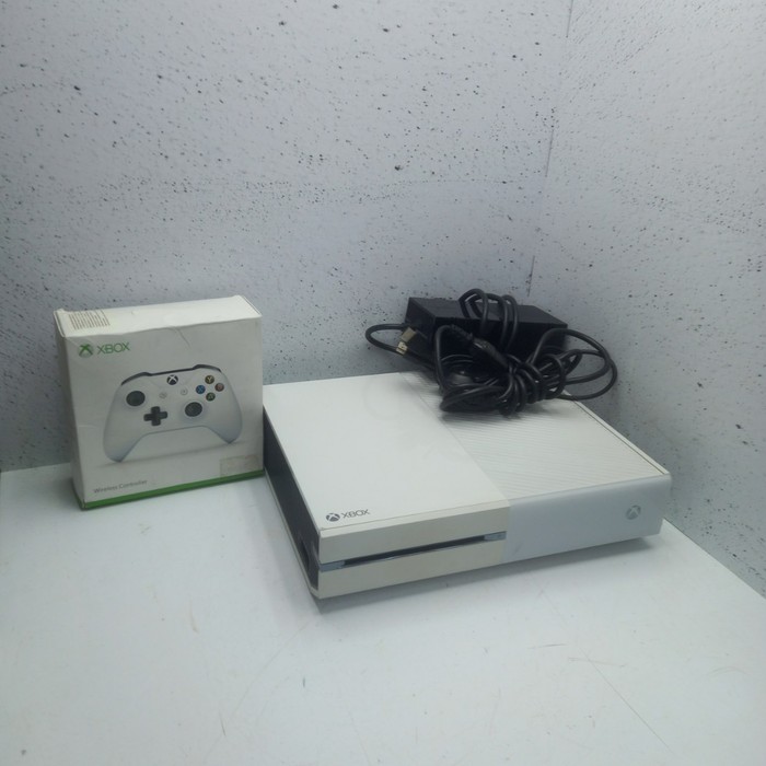 Игровая приставка Microsoft Xbox One 350 ГБ
