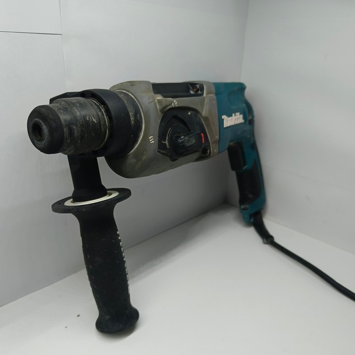 Перфоратор Makita HR2470