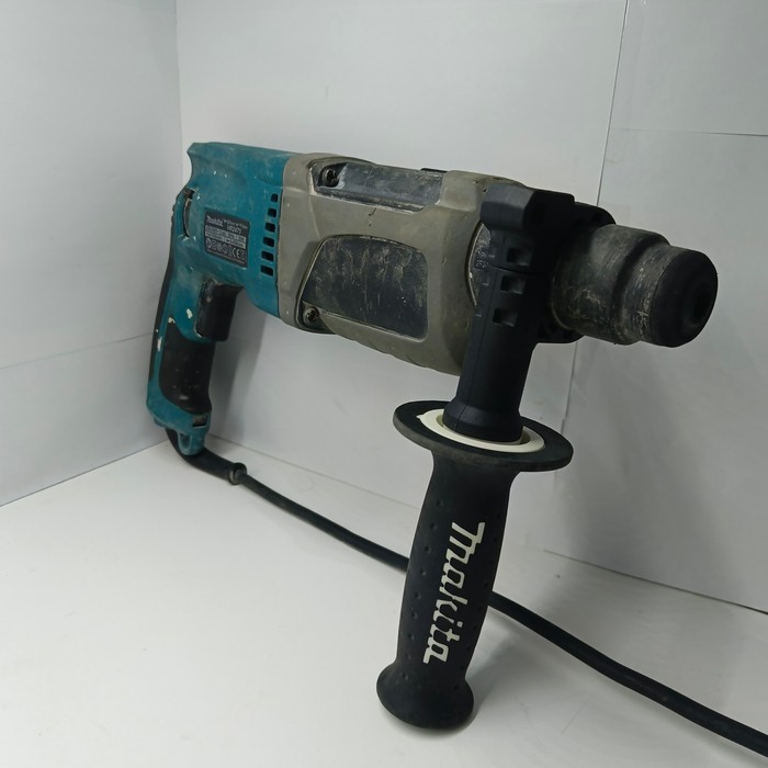 Перфоратор Makita HR2470
