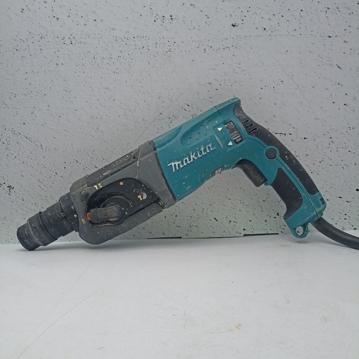 Перфоратор Makita HR2470