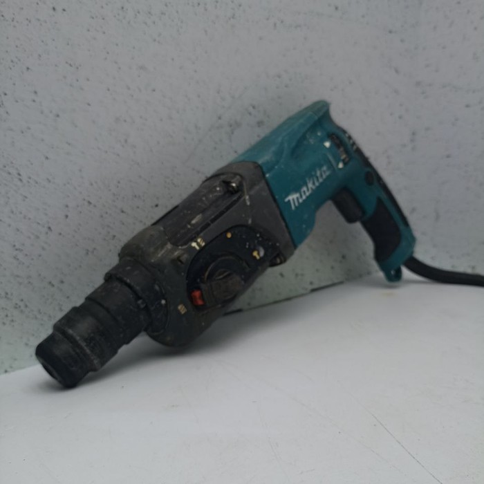 Перфоратор Makita HR2470