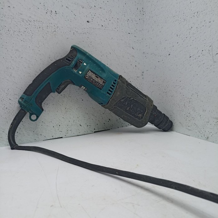 Перфоратор Makita HR2470