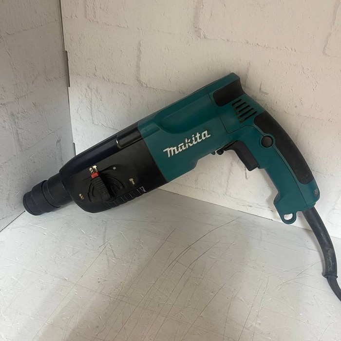 Перфоратор Makita HR2450